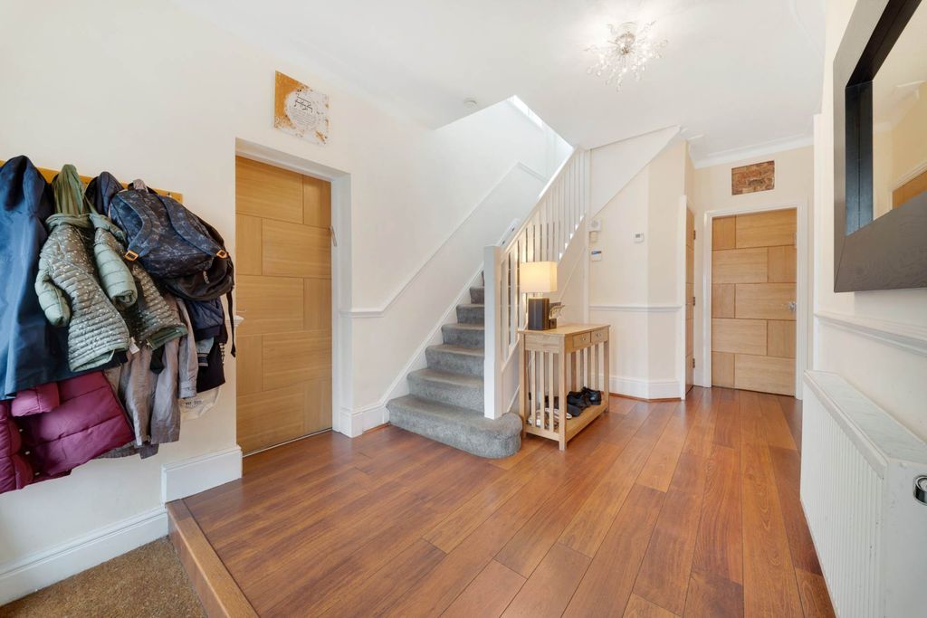 Property photo 2 of 51