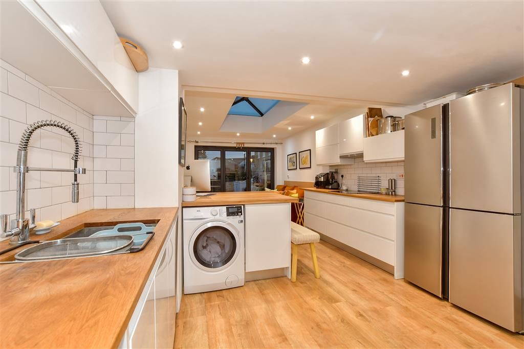 Property photo 3 of 13 Kitchen