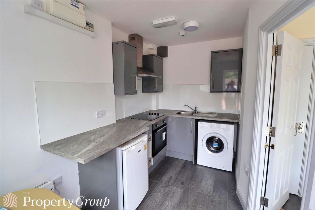 Property photo 2 of 9 N2Bn_Jvl1Kukb0Ejsllpwq.Jpg