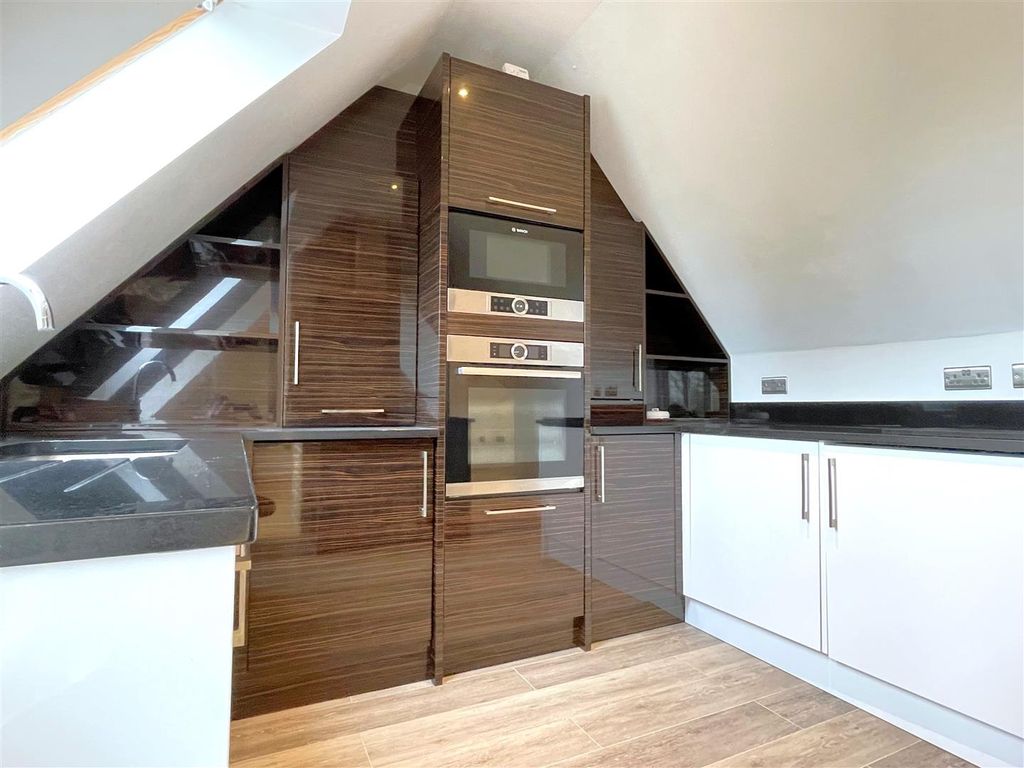 Property photo 3 of 15 A.Kitchen.2.Jpg