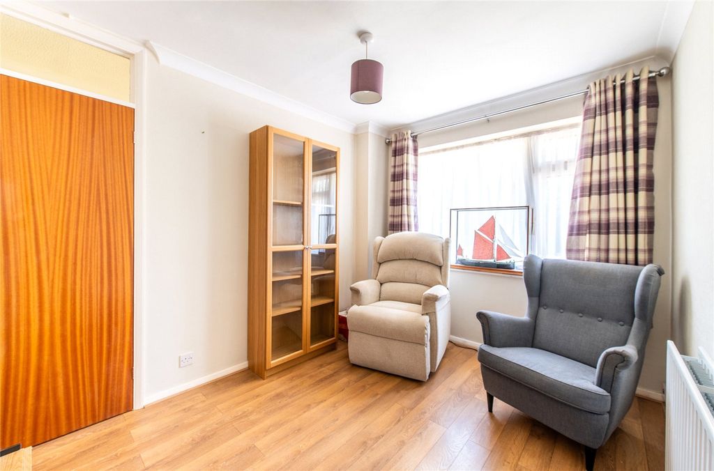 Property photo 3 of 23 Picture No. 14