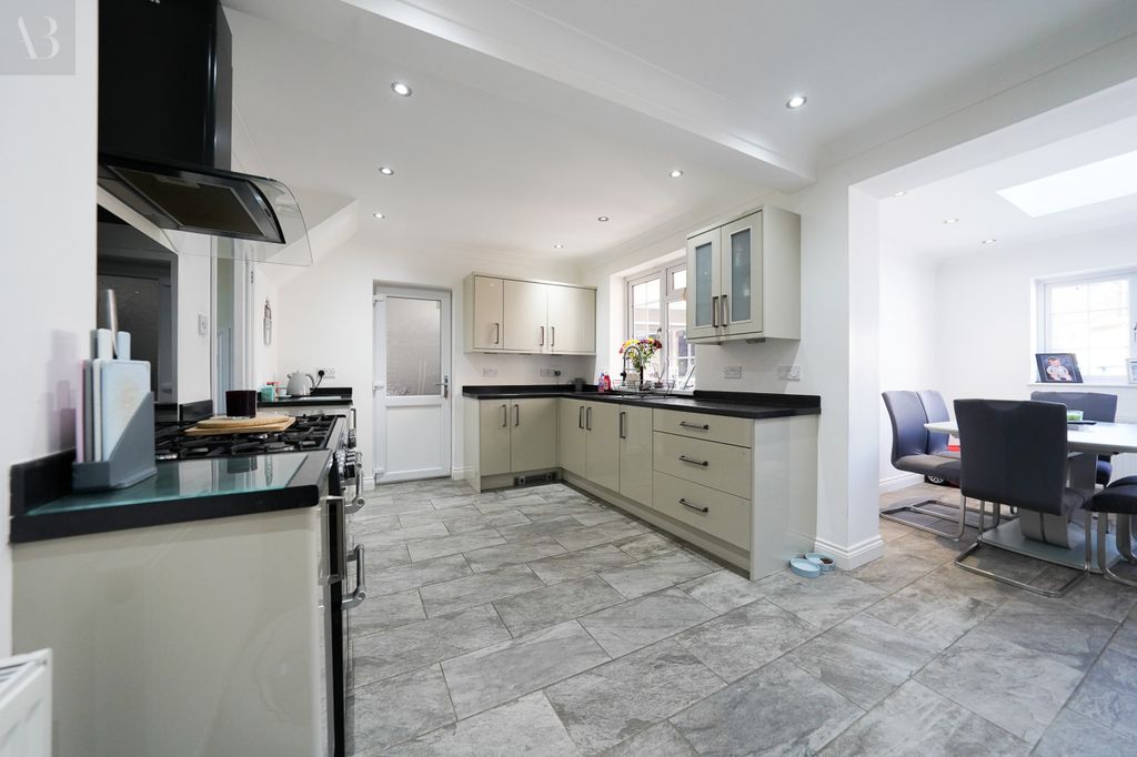 Property photo 3 of 20 Dsc01113