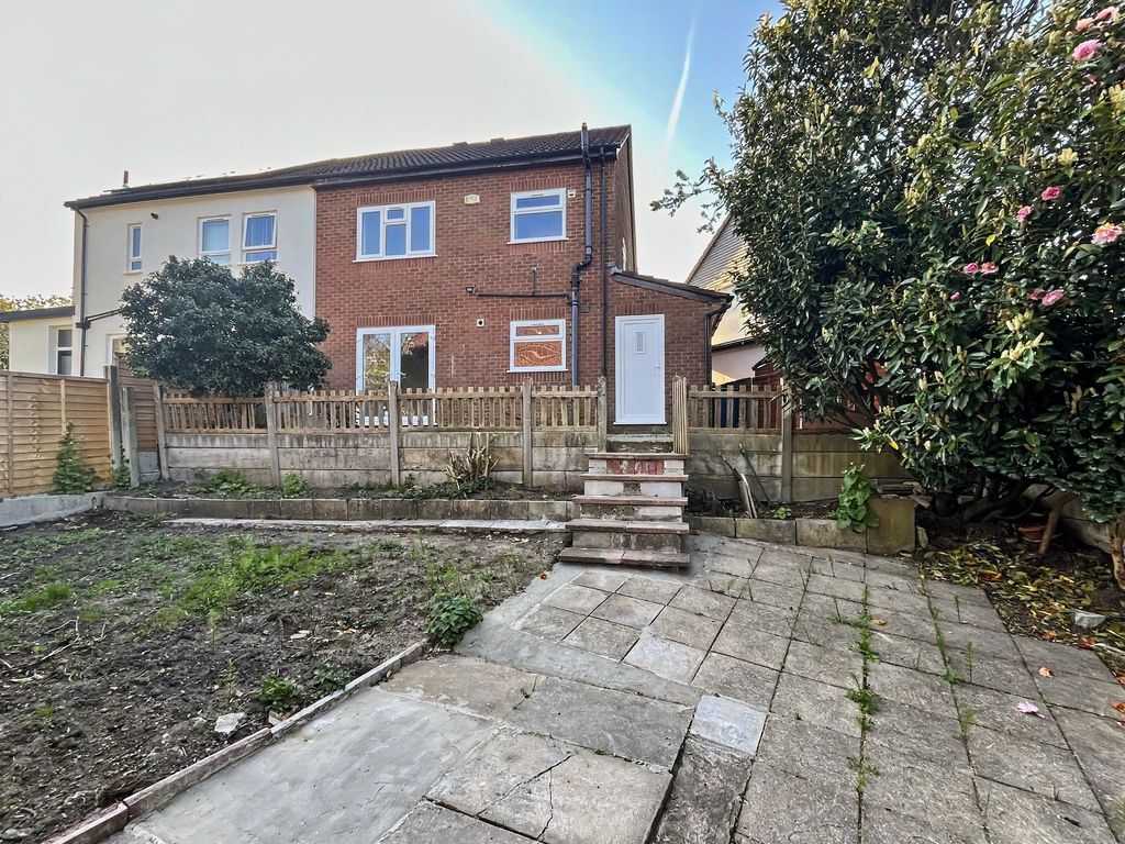 Property photo 2 of 34