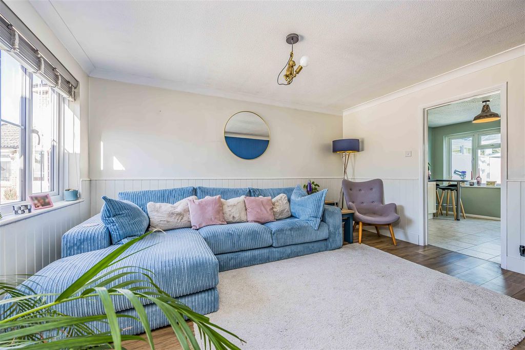 Property photo 3 of 22 40 Puffin Crescent, Fareham-Small-Porticomarketing