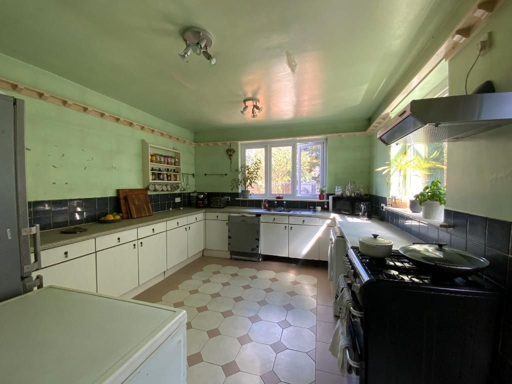 Property photo 2 of 16 Kitchen 13'2 x 11'7