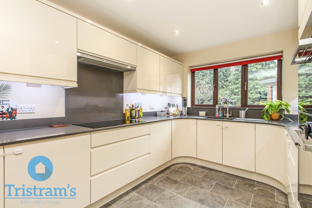 Property photo 3 of 30