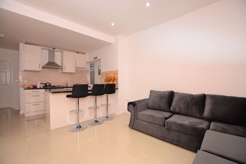 Property photo 3 of 8 Photo 9