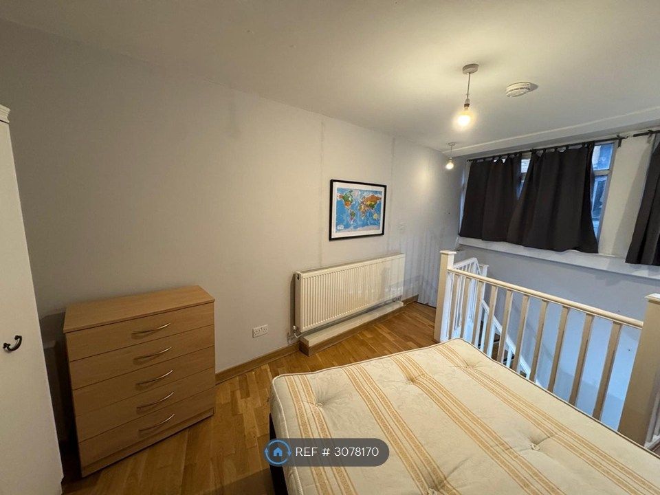 Property photo 2 of 7 Bedroom