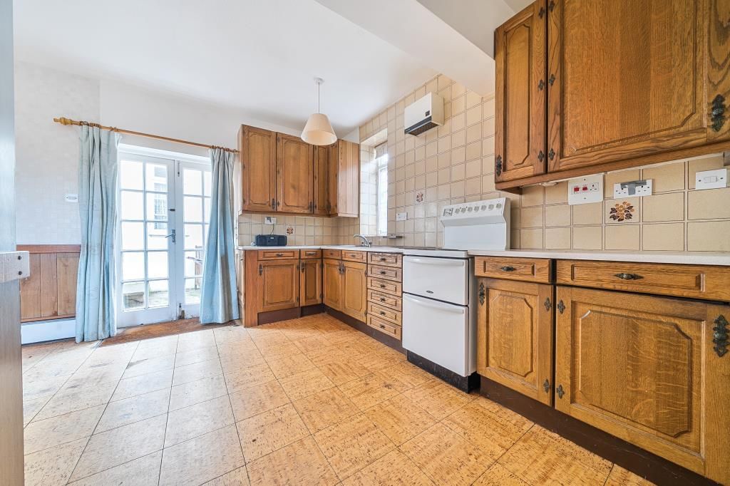 Property photo 3 of 23 Kitchen