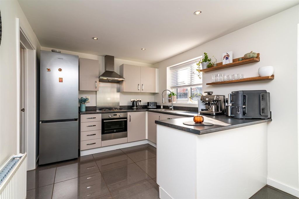 Property photo 3 of 18 Dsc_8202.Jpg