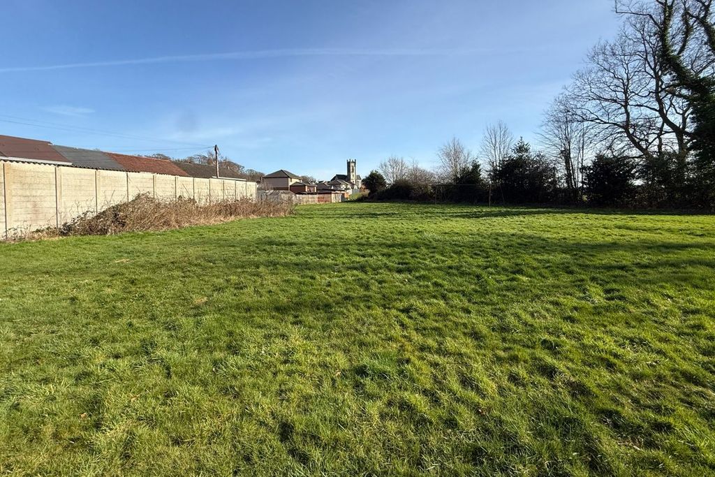 Property photo 2 of 9