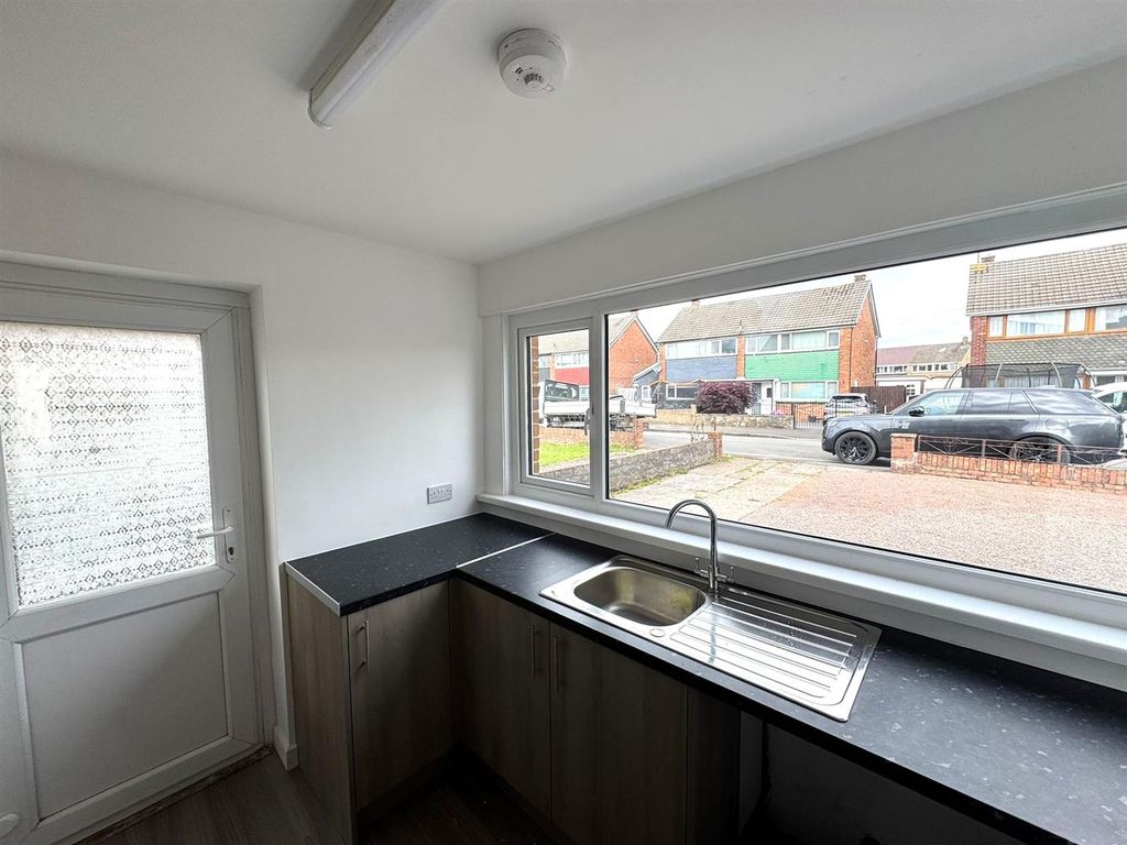 Property photo 3 of 11 K.Jpg