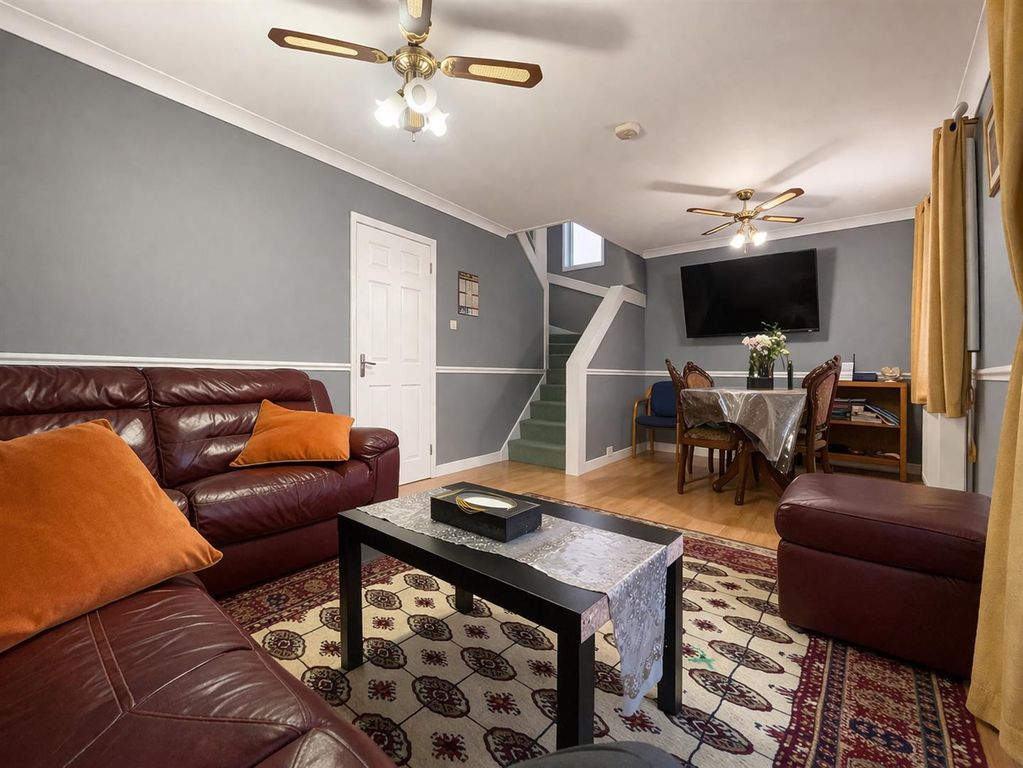 Property photo 2 of 11 A7A02Faa-D7E2-4Fb4-Aaa2-43D99D3990Fd.Png