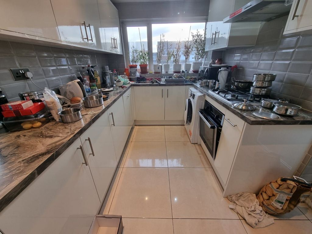 Property photo 3 of 10 Photograph 3