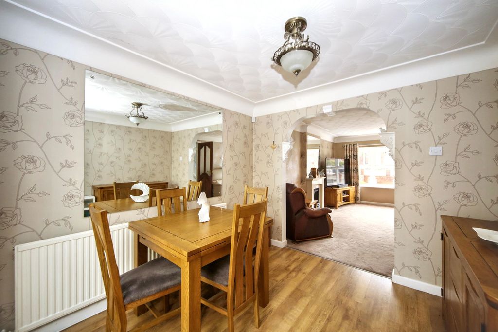 Property photo 3 of 25