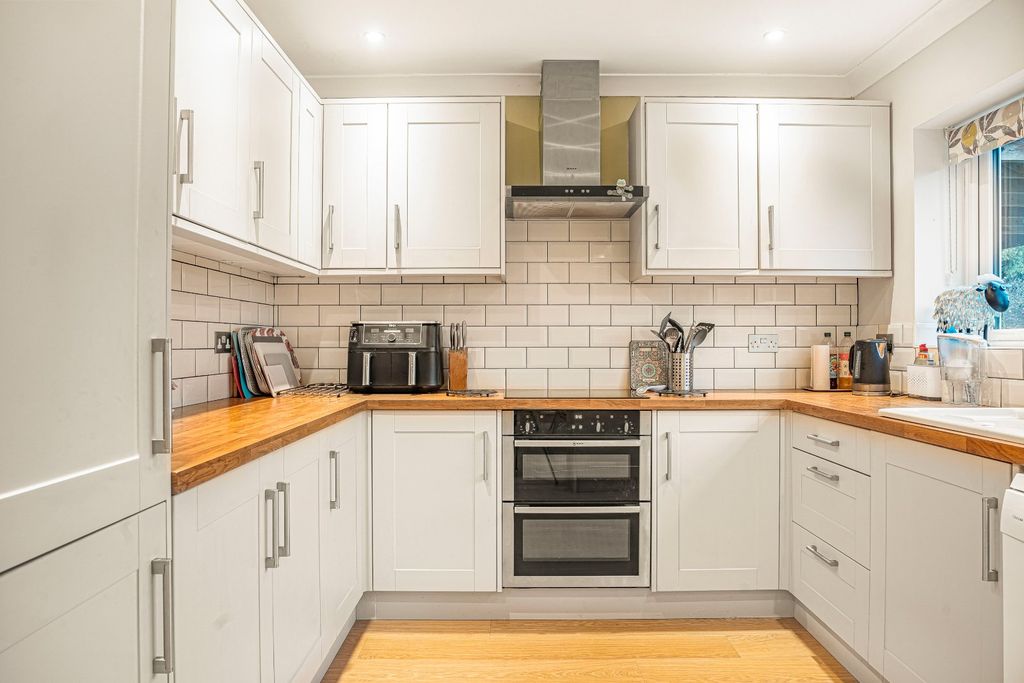 Property photo 3 of 23 Picture No. 14