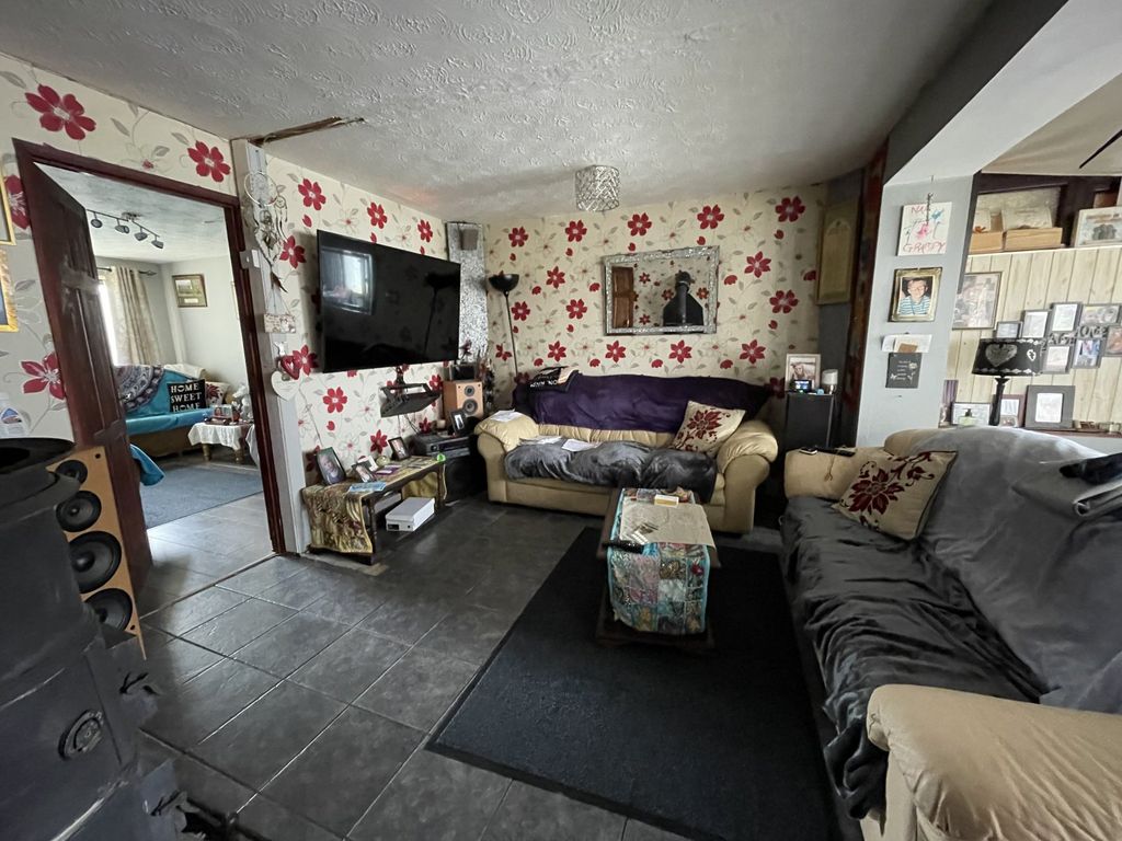 Property photo 3 of 14 Picture No. 05
