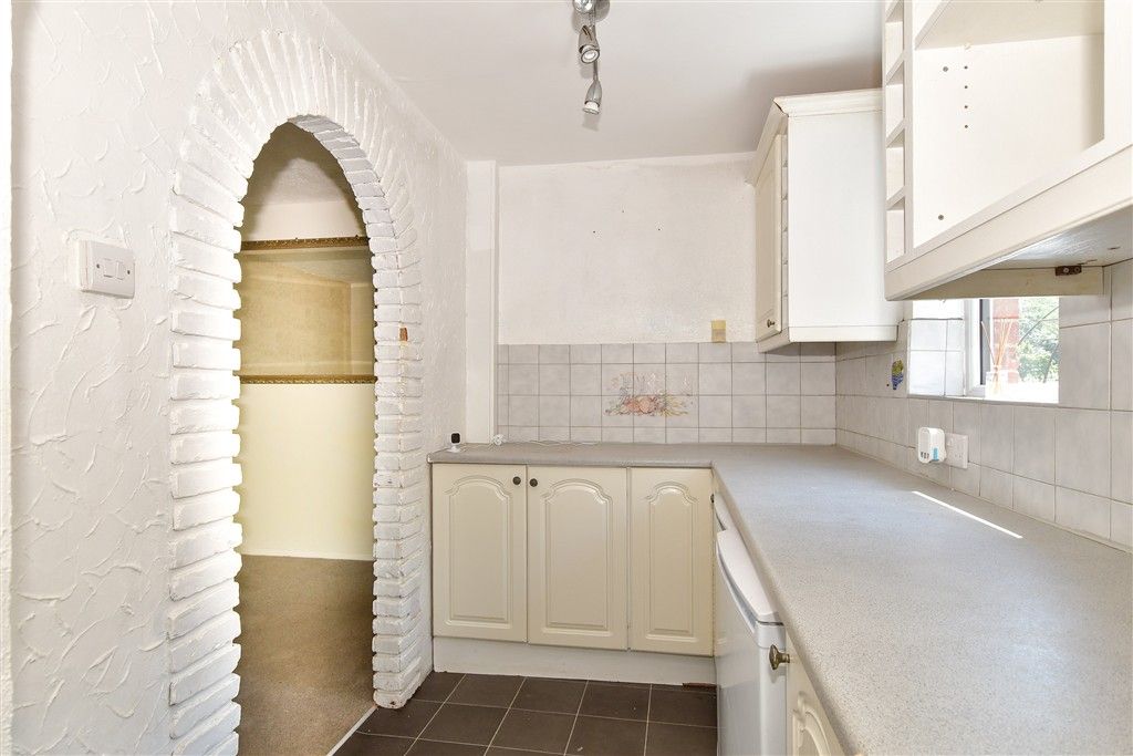 Property photo 3 of 12 Kitchen