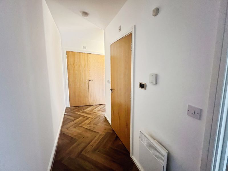 Property photo 2 of 14 Hallway