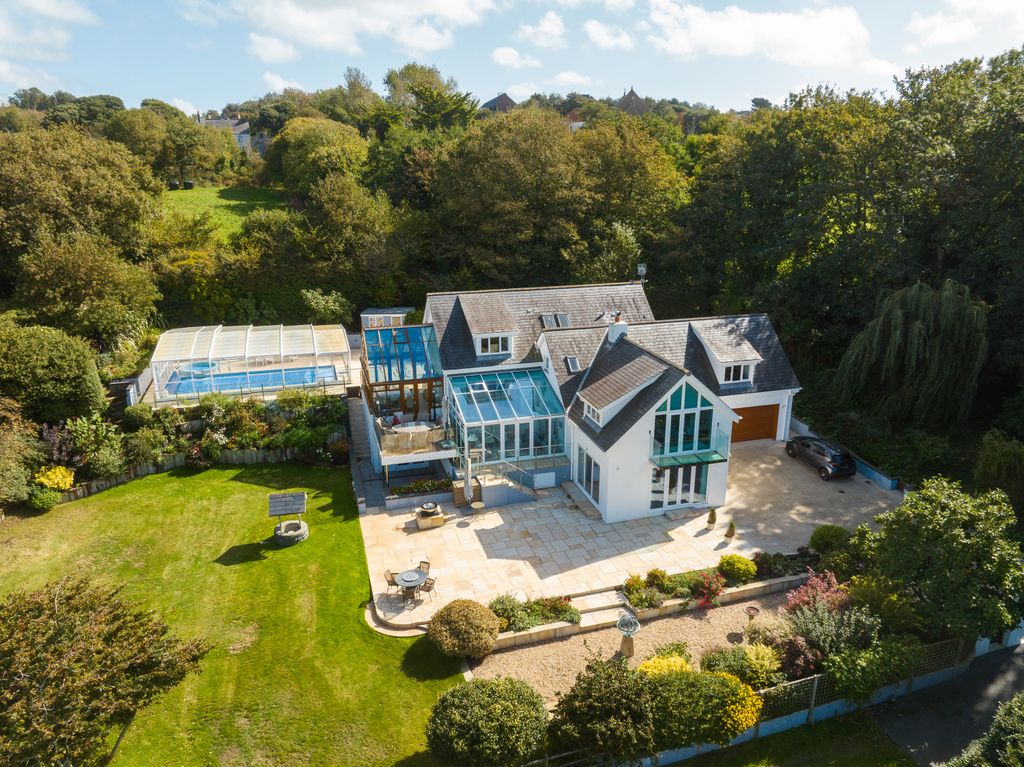 Property photo 1 of 20