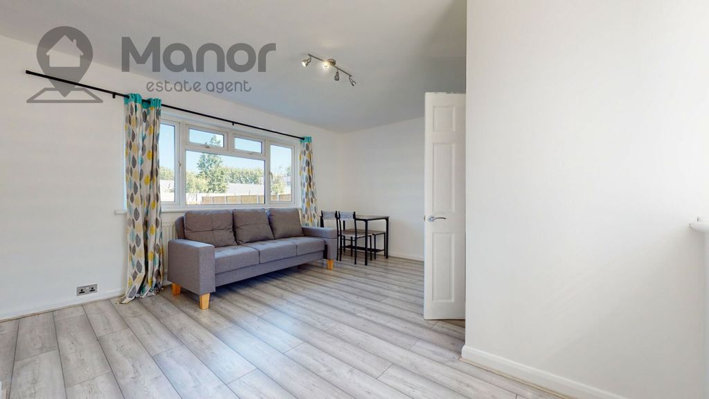 Property photo 2 of 17 16