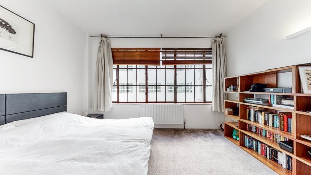 Property photo 3 of 21 Picture No. 33