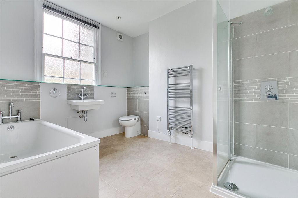 Property photo 3 of 15 Picture No. 02