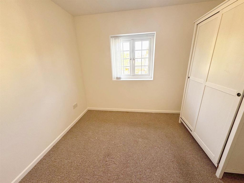 Property photo 3 of 5 Bedroom