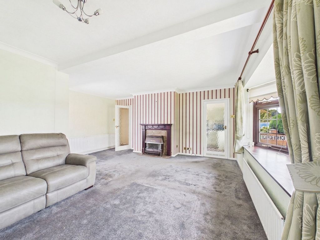 Property photo 3 of 12 Lounge Dining Room