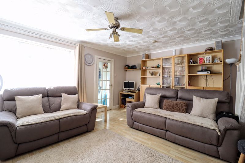 Property photo 2 of 15 Lounge