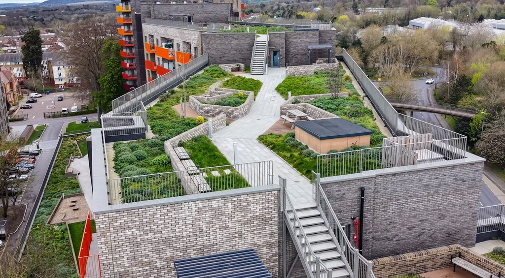 Property photo 3 of 24