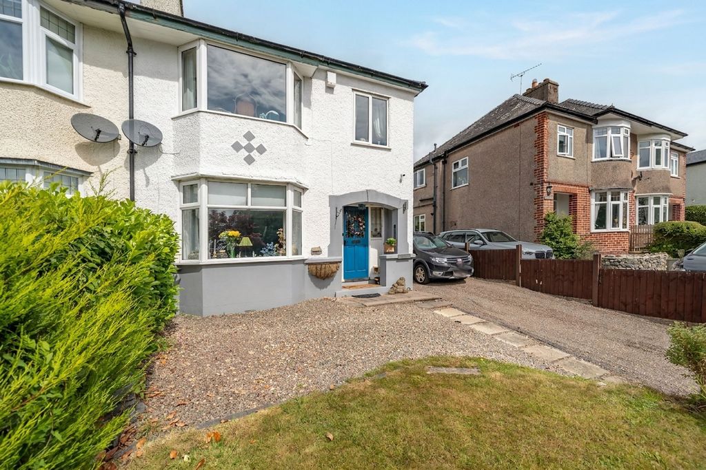 Property photo 1 of 21