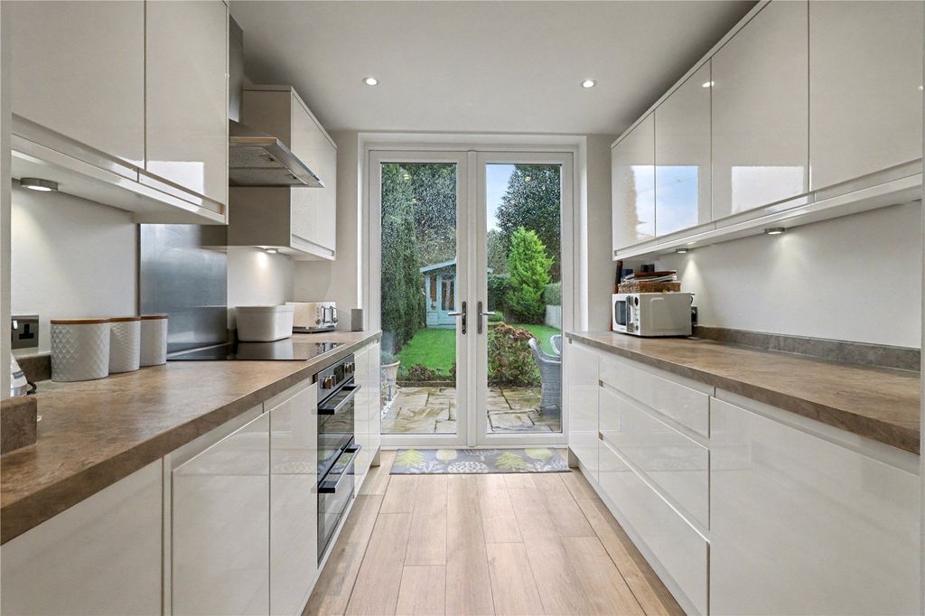 Property photo 3 of 13 Kitchen