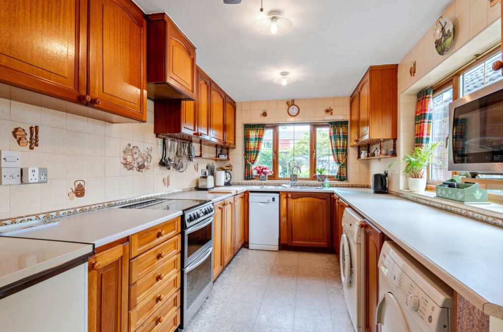 Property photo 2 of 15 1299964-12-683Cdcb8Ab78c