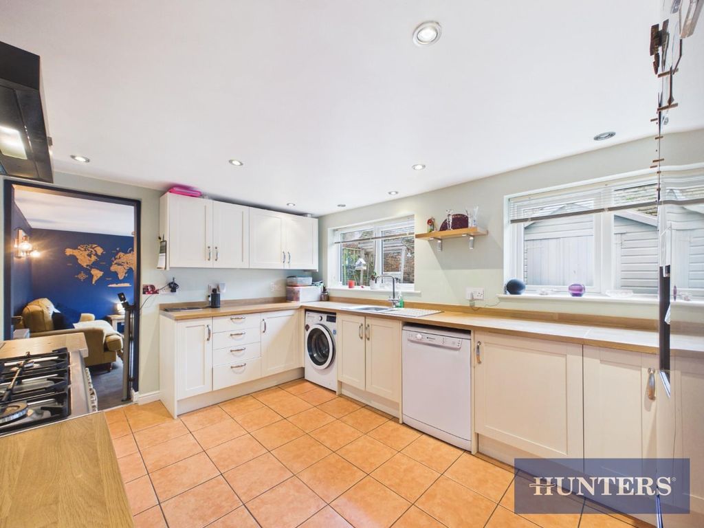 Property photo 3 of 15 Cam01494G0-Pr0520-Still020.Jpg