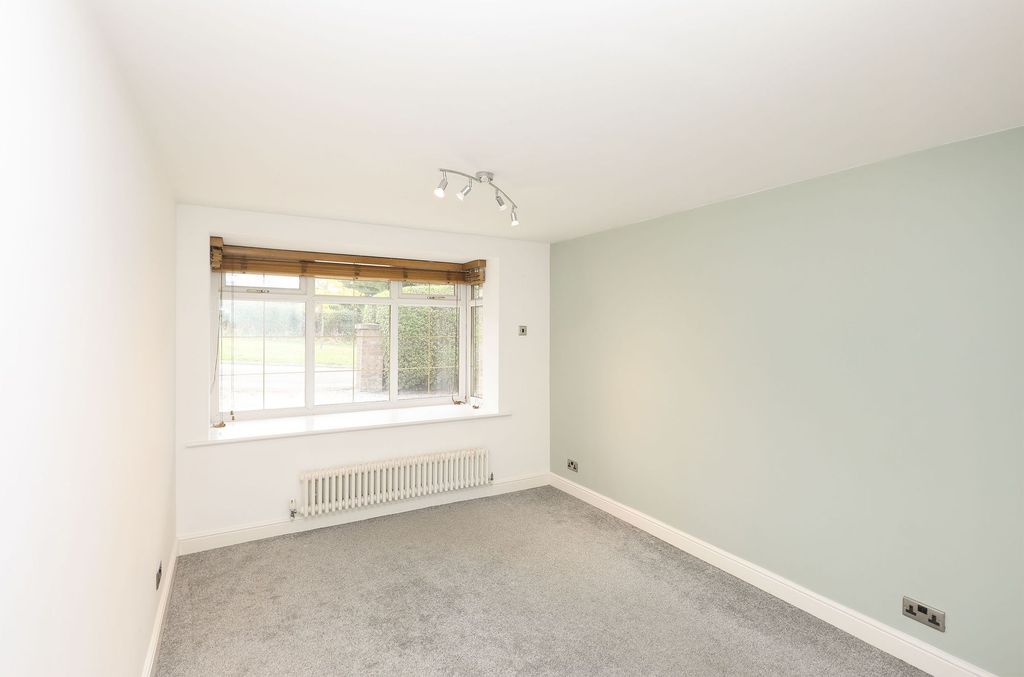 Property photo 3 of 22