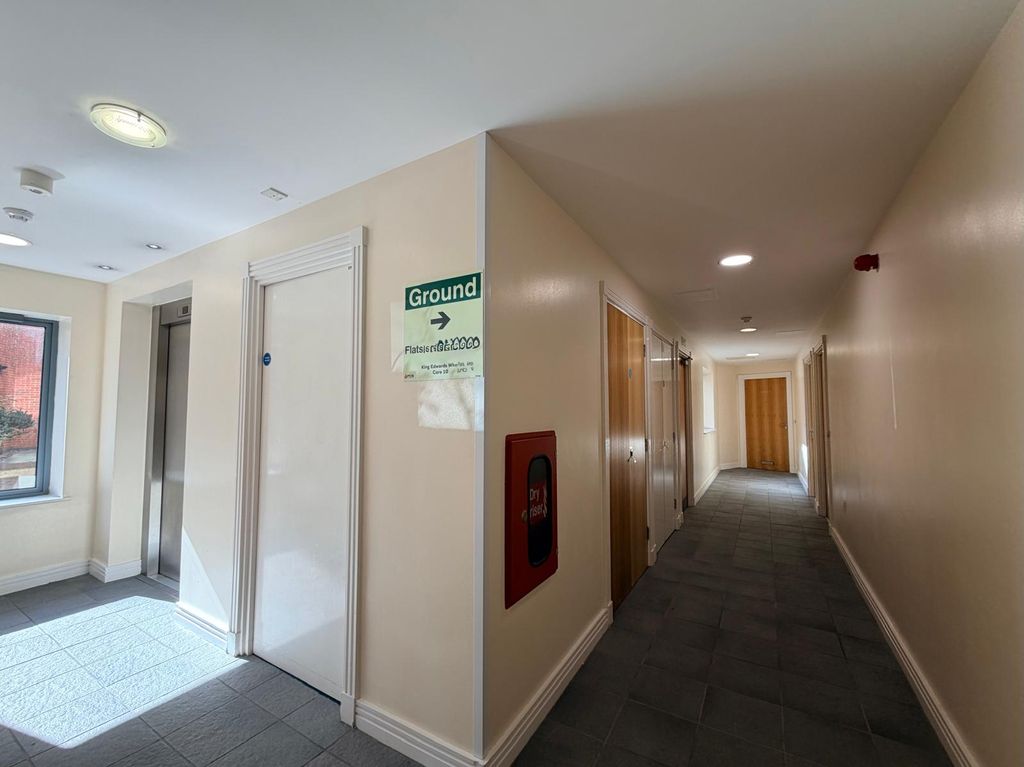 Property photo 2 of 34 Gallery