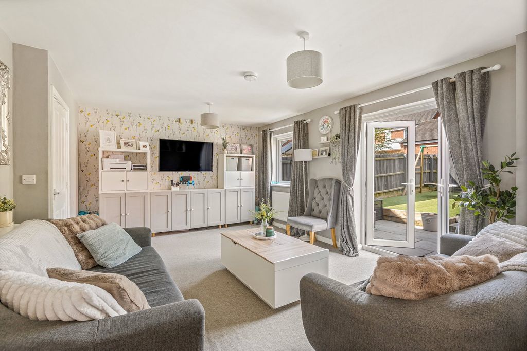 Property photo 2 of 19