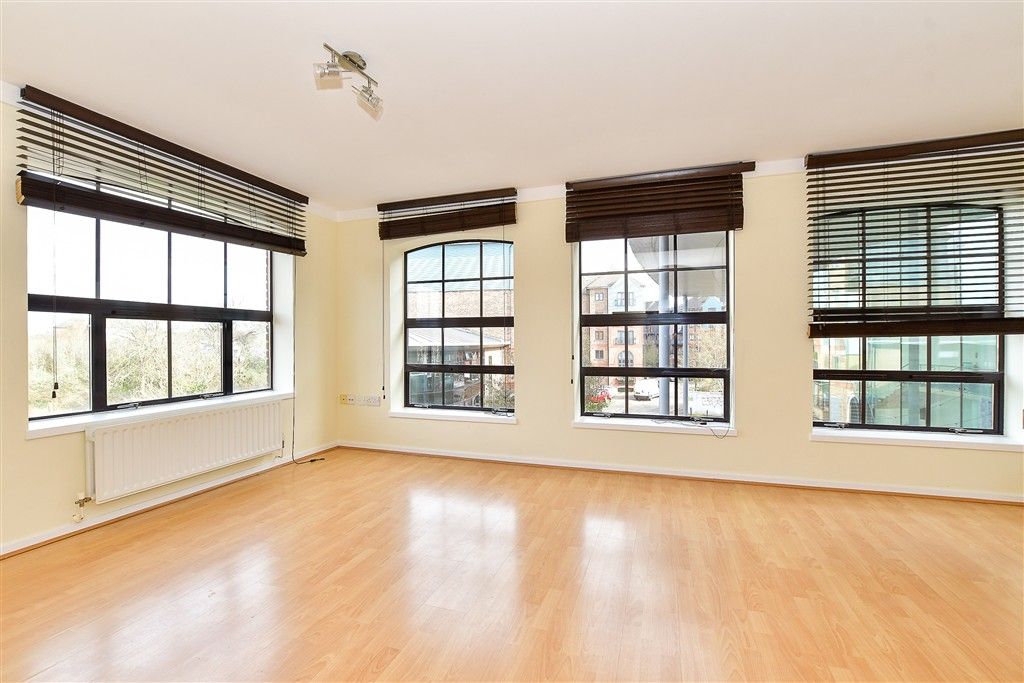 Property photo 3 of 18 Kitchen/ Diner/ Lounge ::