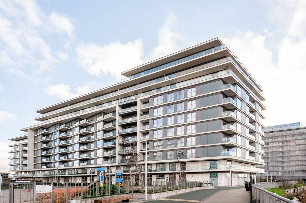 Property photo 2 of 21