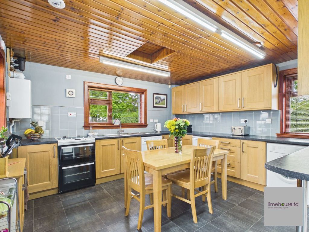 Property photo 2 of 30