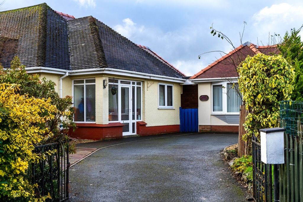 Property photo 2 of 26