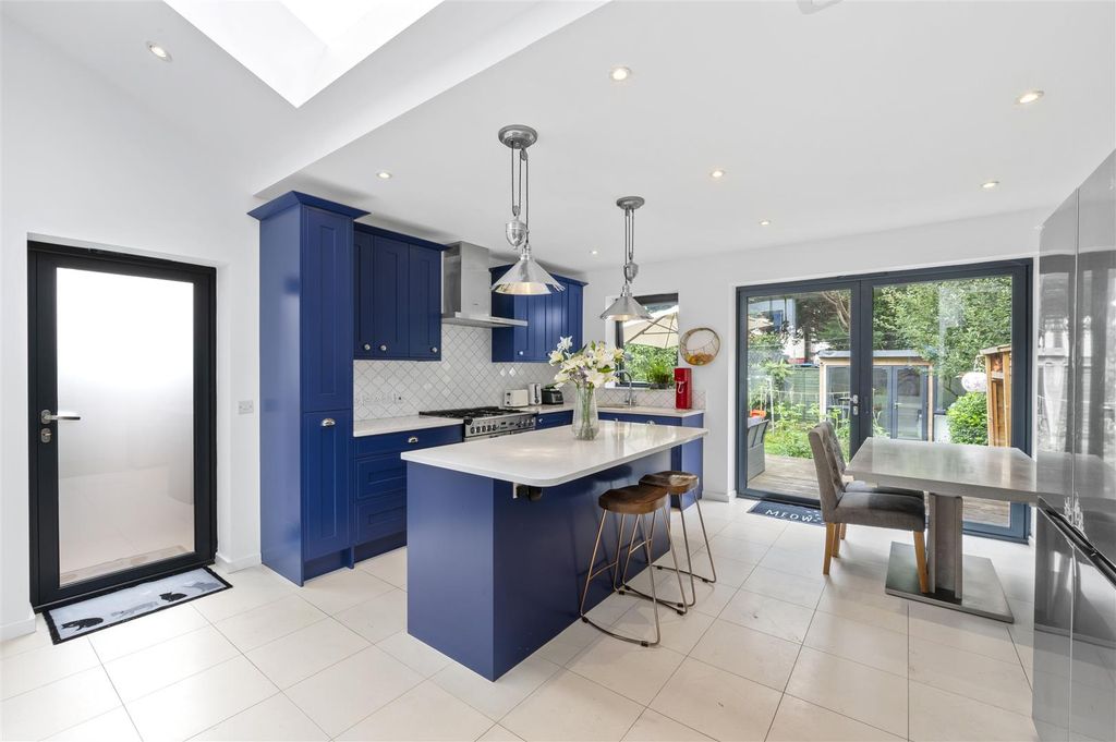 Property photo 1 of 17 5B, Laurel Road ,2.Jpg