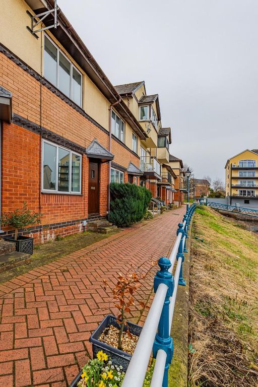 Property photo 3 of 18 Plas Glen Rosa 17-3.Jpg