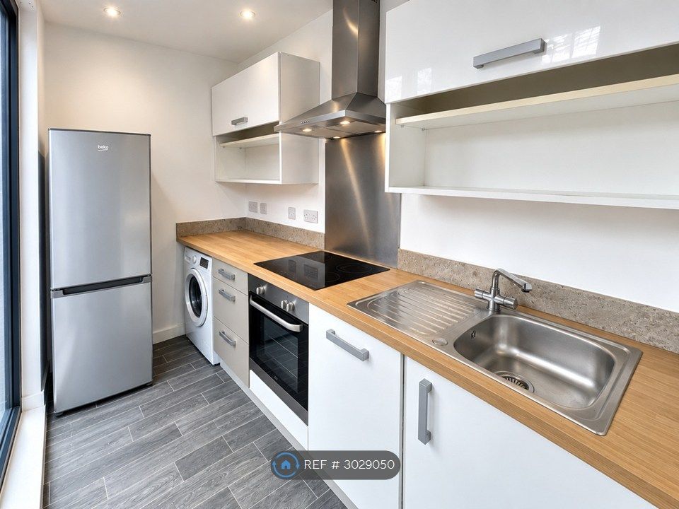 Property photo 1 of 6 Kitchen