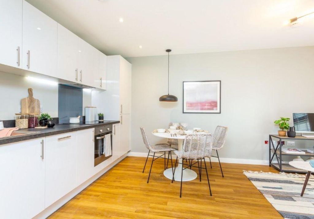 Property photo 1 of 4 Kitchen 2.Jpg