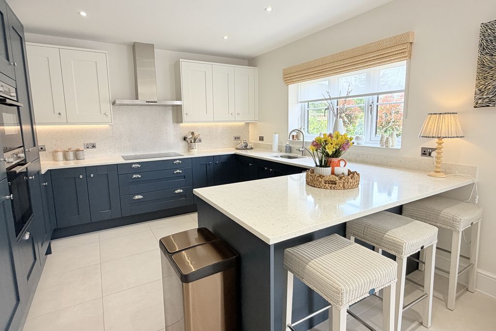 Property photo 3 of 27 3