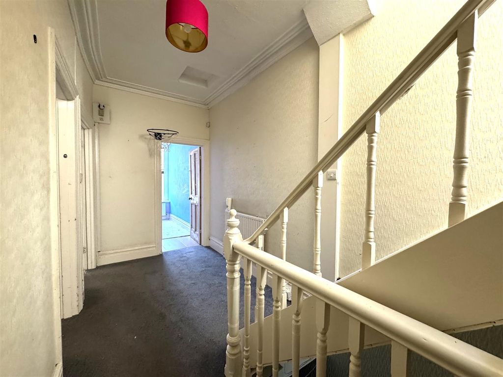 Property photo 3 of 13 Landing
