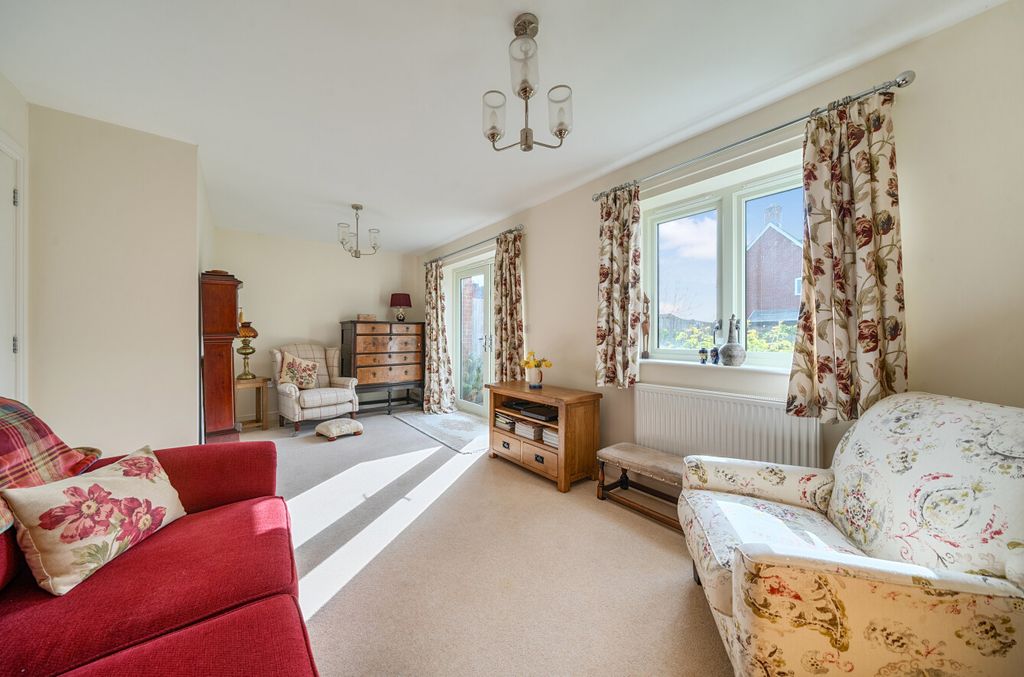 Property photo 3 of 14 1426050-7-69Caa7B...