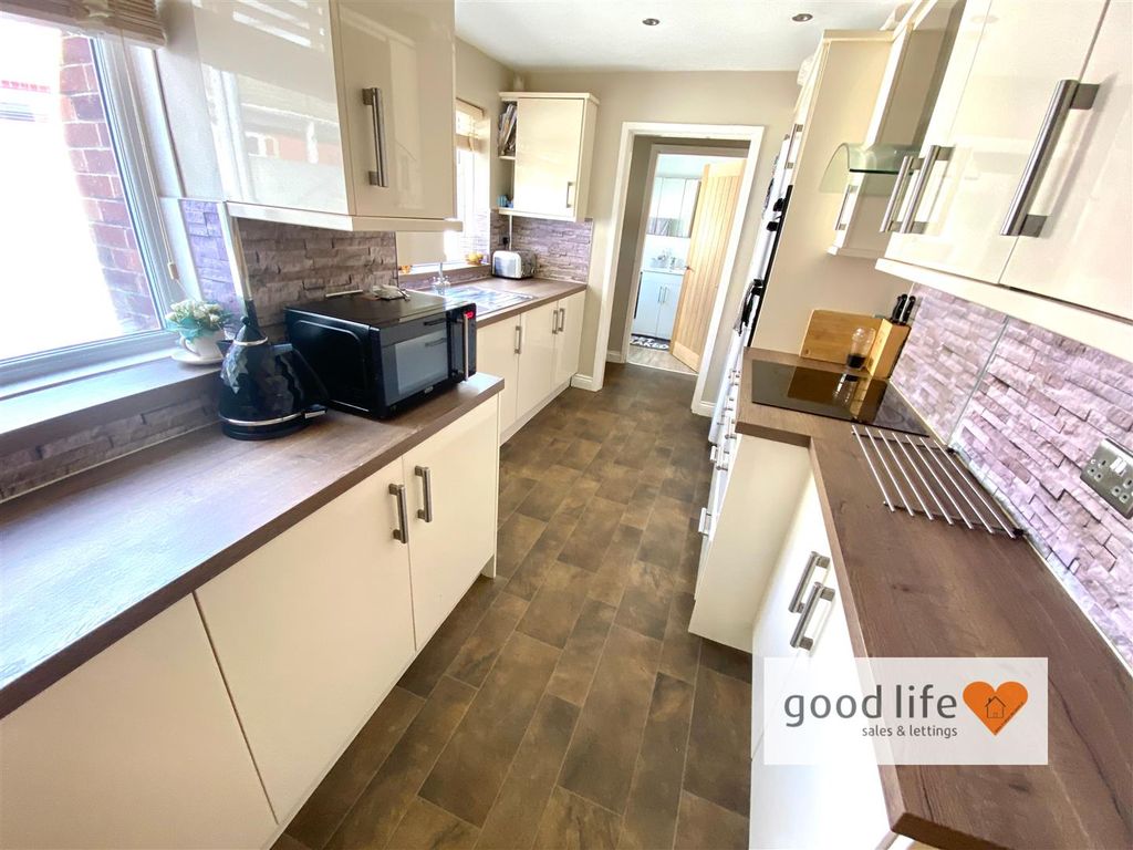 Property photo 3 of 16 20260702_124615878_Ios32 George Street West.Jpg